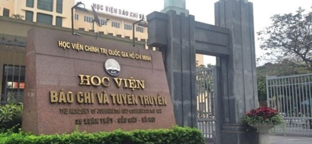 học viên báo chí và tuyên truyền