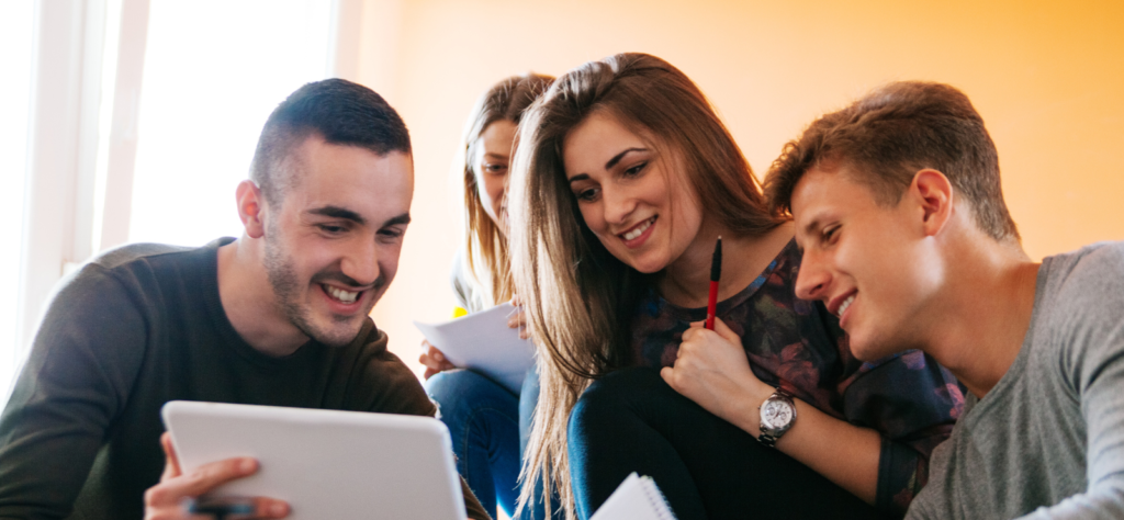 tham gia các câu lạc bộ tiếng Anh